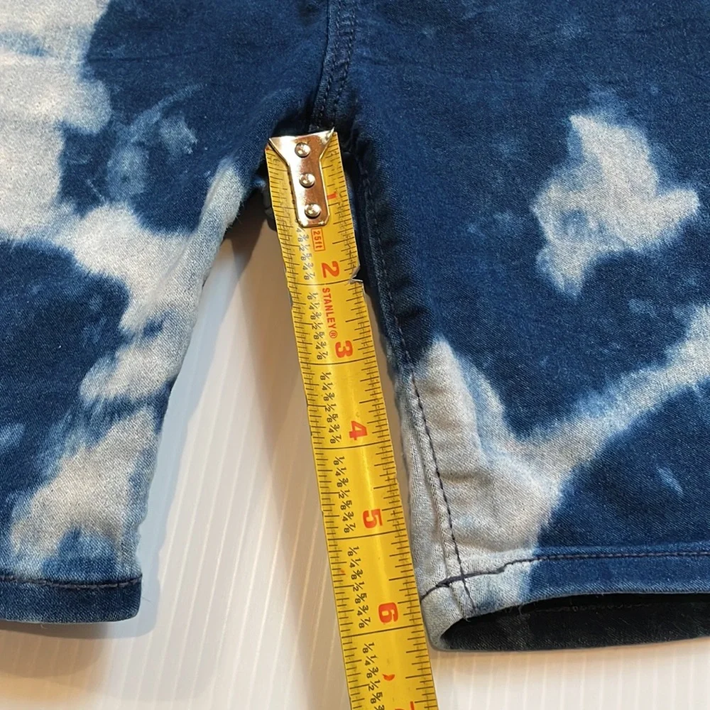 Old Navy blue & white tie dye denim shorts. Girls size 12